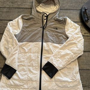 North face soft shell lightweight jacket. EUC. Sleeves have thumb holes. XL.